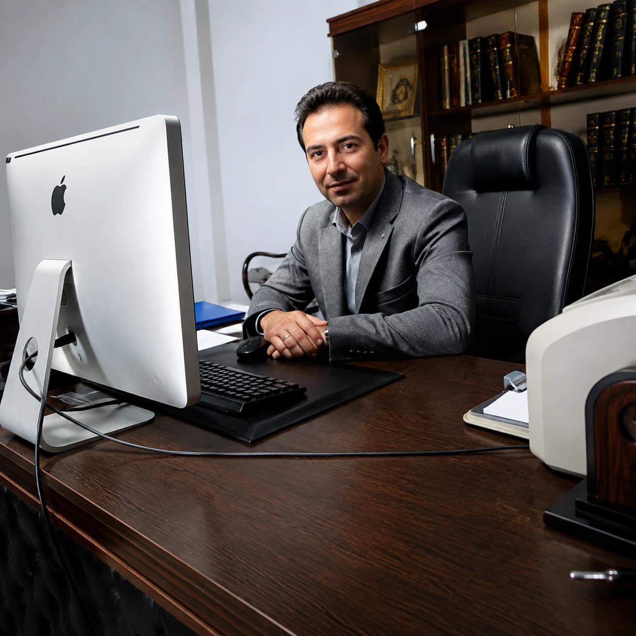 مهرداد شیرازی خانمیری، وکیل پایه یک دادگستری